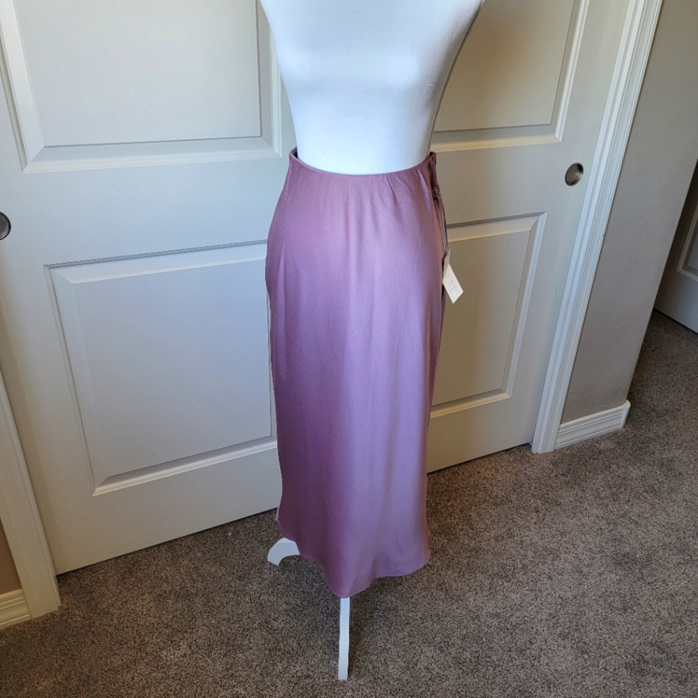 NWT Gorgeous silky purple skirt XS